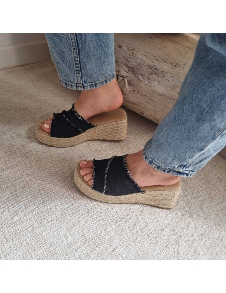 Mules compensées Femme à large bride en tissu - Style boho Chic, look estival tendance