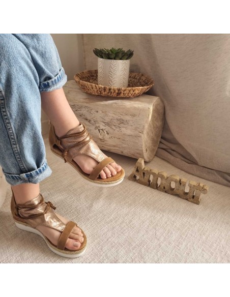 Sandales compensées Femme - Look Glamour et Moderne - Effet reptile irisé