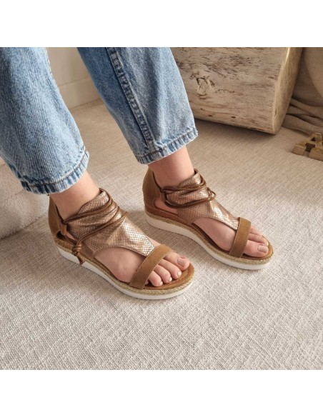 Sandales compensées Femme - Look Glamour et Moderne - Effet reptile irisé