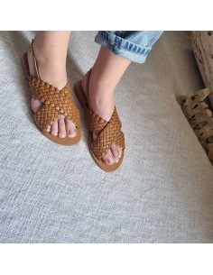 Sandales Plates - Brides Croisées Tressées -  Style Estival Féminin