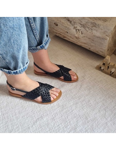 Sandales Plates - Brides Croisées Tressées -  Style Estival Féminin