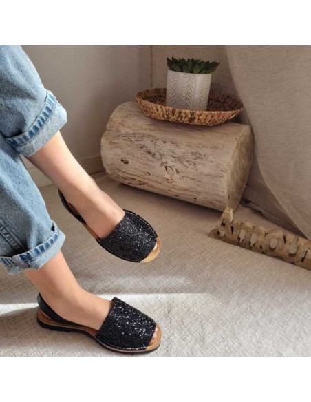 Sandales Plates Minorquine Pailletées noires pour Femme - Qui Font Briller Votre Eté