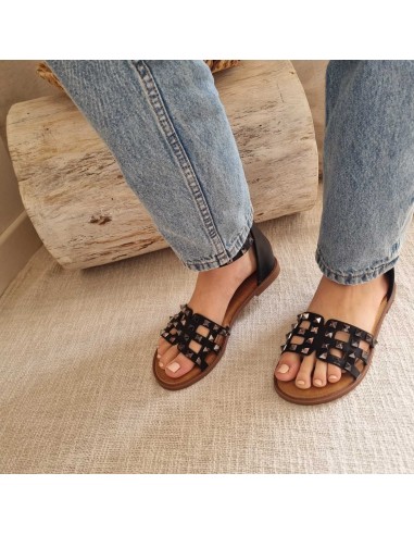 Sandales plates à clous - Style et Confort