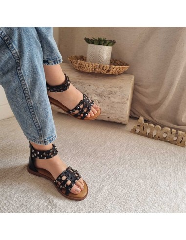 Sandales plates à clous - Style et Confort