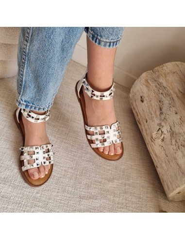 Sandales plates à clous - Style et Confort