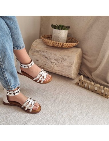 Sandales plates à clous - Style et Confort