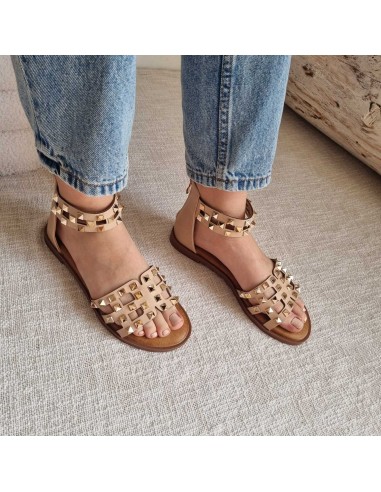 Sandales plates à clous - Style et Confort