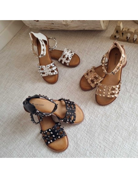 Sandales plates à clous - Style et Confort