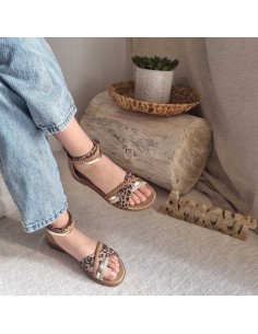 Sandales Plates - Lanières Croisées et Brides Cheville - Tendance Eté 2